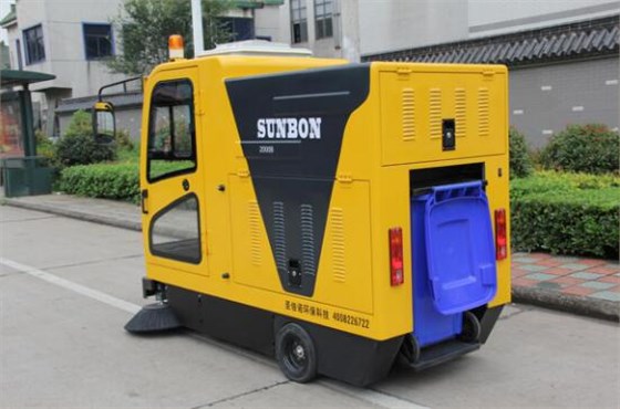 圣倍諾鐵路貨場電動掃地車2000B