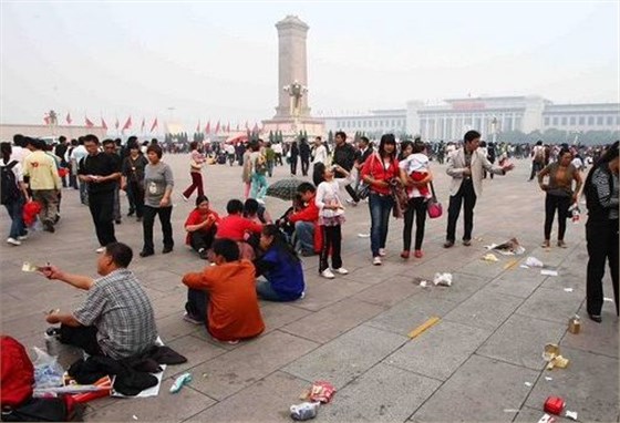 十一黃金周垃圾清理,怎能少的了圣倍諾掃地車呢? 十一黃金周垃圾清理,怎能少的了圣倍諾掃地車呢?