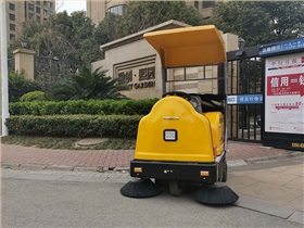 物業(yè)掃地車哪家好 物業(yè)掃地車哪家好
