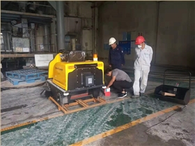 電動掃地機在石化企業投入使用 電動掃地機在石化企業投入使用