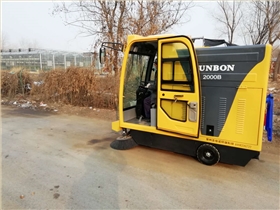 電動清掃車在四川某農村環衛保潔案例 電動清掃車在四川某農村環衛保潔案例