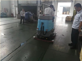 常州某機(jī)械廠采購駕駛式洗地機(jī) 常州某機(jī)械廠采購駕駛式洗地機(jī)