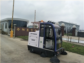 農村駕駛式電動掃地車 農村駕駛式電動掃地車
