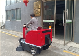山西某物流公司采購小型掃地機