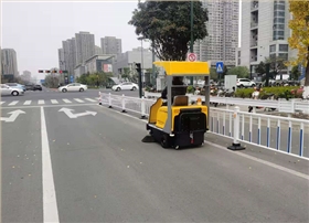 國產電動掃地車具備哪些經濟實用價值