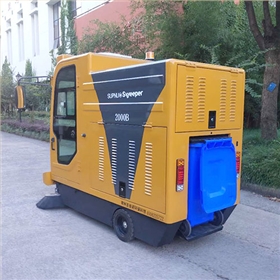 環(huán)衛(wèi)清掃車應用街道保潔已成趨勢