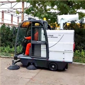 企業(yè)使用電動(dòng)清掃車(chē)可以有效地減少人力，降低企業(yè)成本