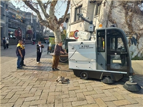電動(dòng)清掃車適合物業(yè)公司在地下停車場(chǎng)和社區(qū)道路上使用