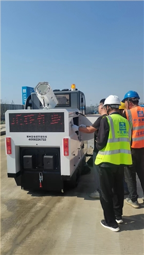 建筑工地應(yīng)該選擇什么樣的電動(dòng)掃地車呢？