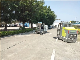 環衛電動掃地車：省事又省力的清潔利器！