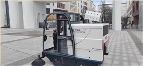 工業電動掃地機，提升清潔效率，降低成本