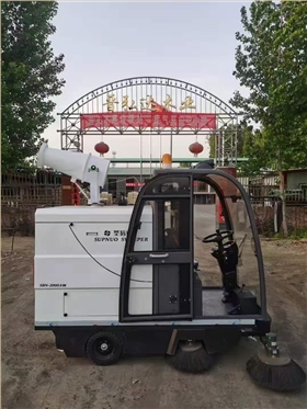 環衛掃地車：背街小巷的&ldquo;小機靈&rdquo;破解衛生死角難題