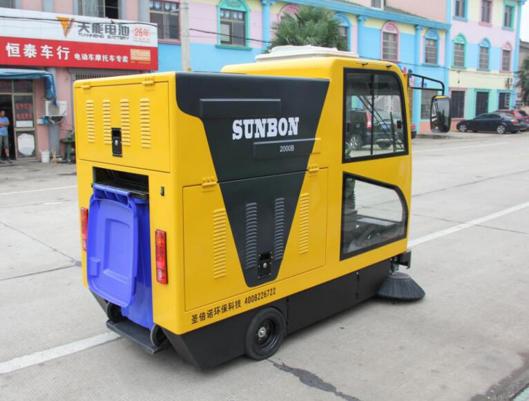 圣倍諾掃地車(chē)廠(chǎng)家