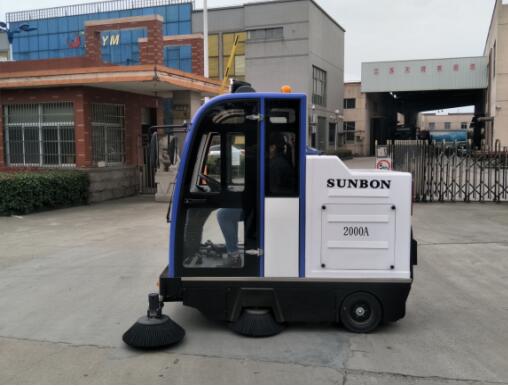 工廠(chǎng)掃地車(chē)如何選? 工廠(chǎng)掃地車(chē)如何選?
