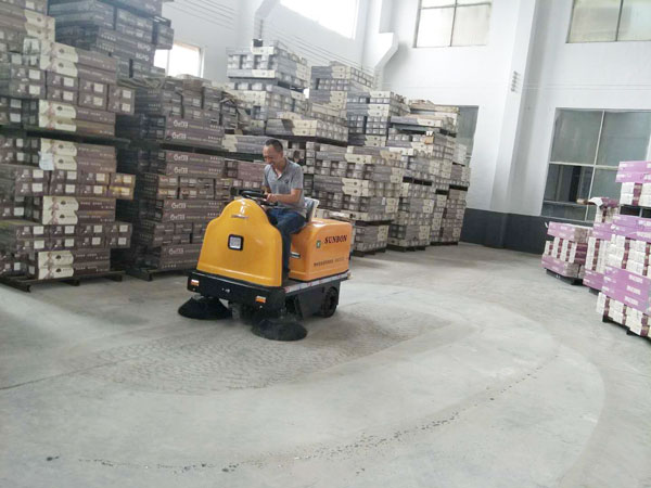 掃地機清掃時出現揚塵大該如何處理 掃地機清掃時出現揚塵大該如何處理