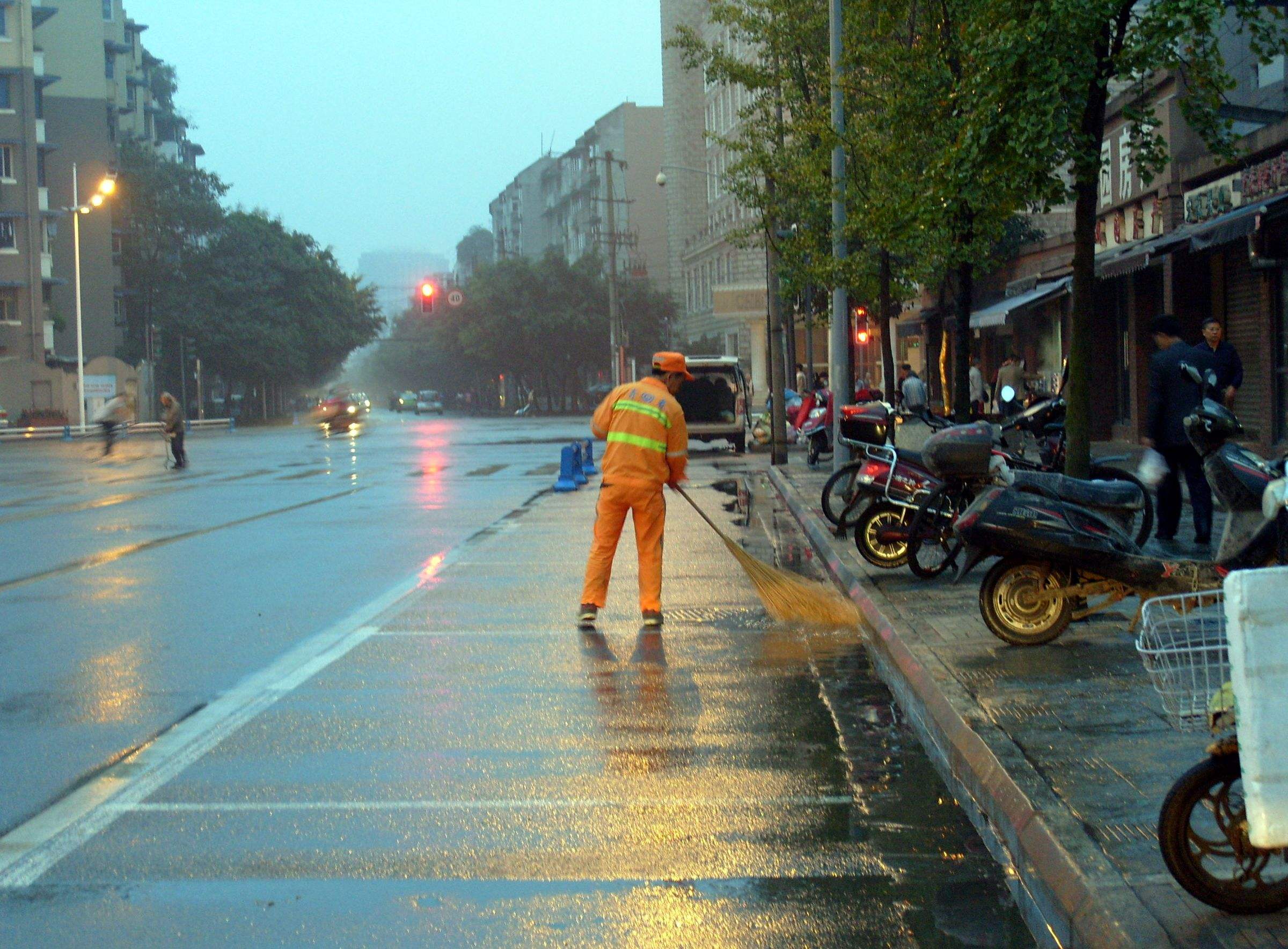 圣倍諾電動駕駛式掃地車,城市清潔的“守護者” 圣倍諾電動駕駛式掃地車,城市清潔的“守護者”