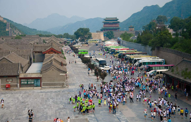 電動(dòng)掃地車助力解決景區(qū)清潔難題! 電動(dòng)掃地車助力解決景區(qū)清潔難題!