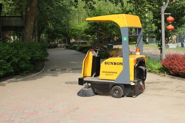 小型電動掃地車讓春節期間招工不再難 小型電動掃地車讓春節期間招工不再難