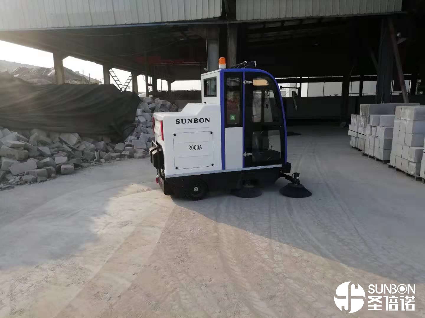 電動掃地車為建材廠提供清潔方案 電動掃地車為建材廠提供清潔方案
