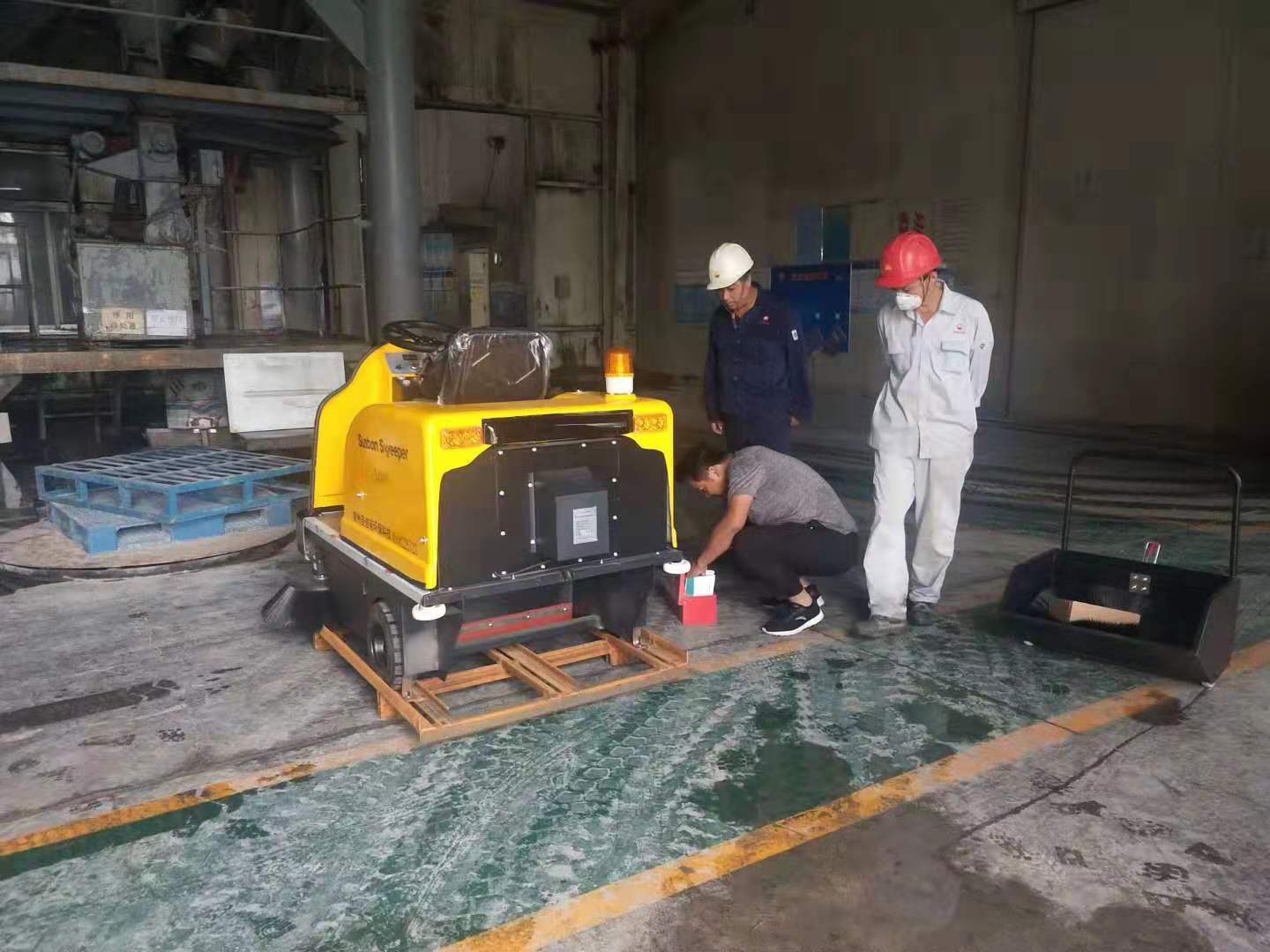 機械工廠清潔難那是您還沒用上小型車間掃地機 機械工廠清潔難那是您還沒用上小型車間掃地機