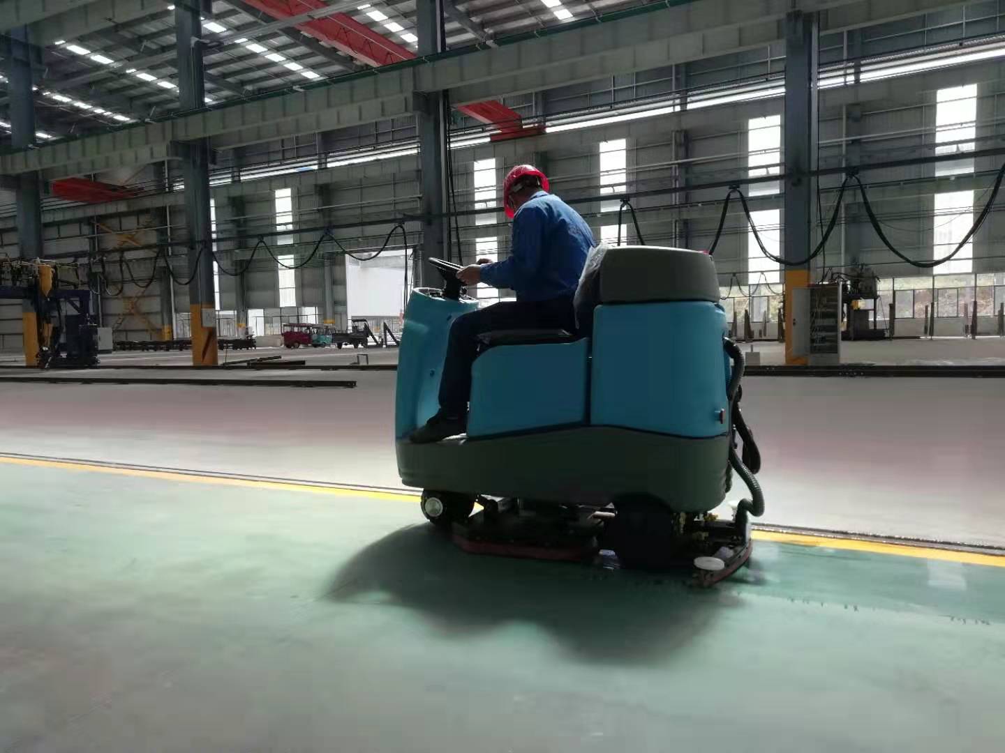 車庫保潔推薦駕駛式洗地機 車庫保潔推薦駕駛式洗地機
