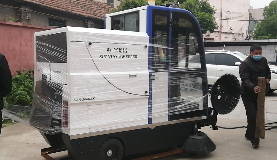 電動掃地車2000Ax順利交付浙江某環(huán)衛(wèi)公司
