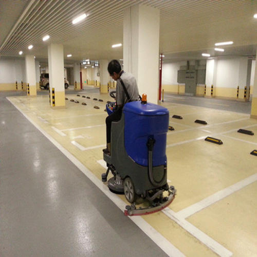 梅雨季地下車庫(kù)潮濕趕緊用駕駛式洗地機(jī)