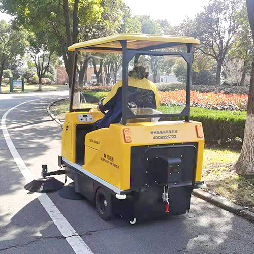 小區(qū)清掃車多少，購(gòu)買需注意什么，廠家在線答疑
