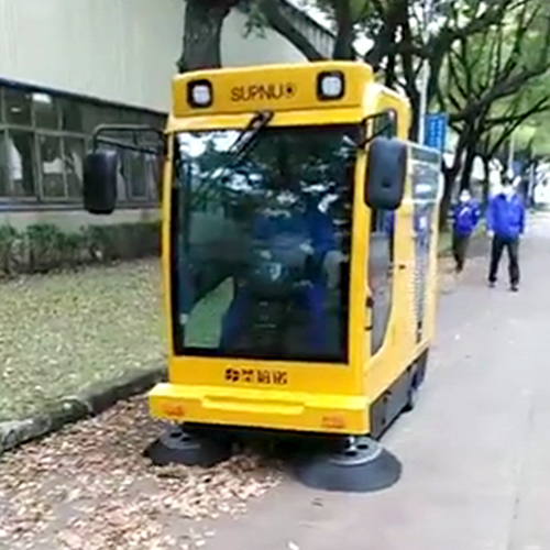 環(huán)保電動清掃車