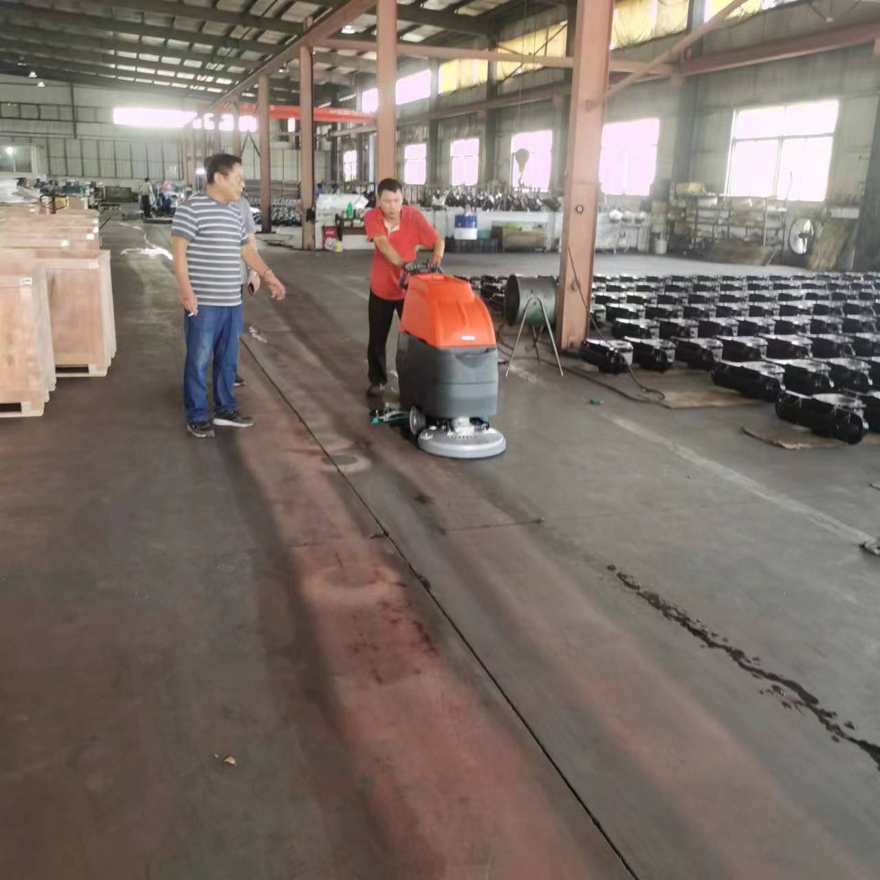 環(huán)衛(wèi)工人的好助手！道路清掃車(chē)讓你工作更輕松