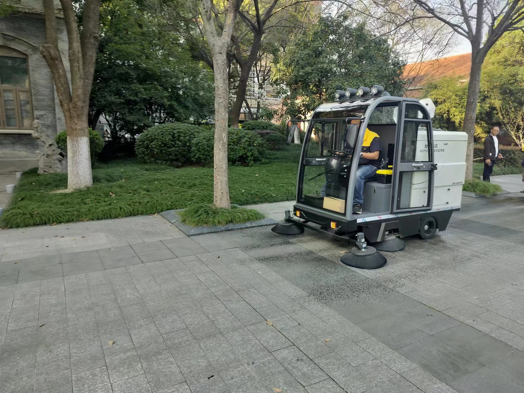 道路清掃車其使用價(jià)值反映在哪些方面？