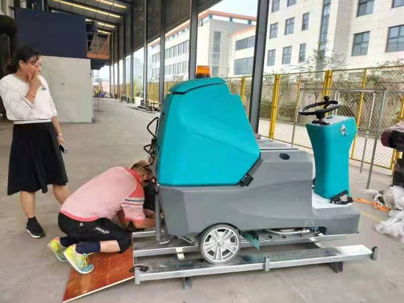 洗地機工廠更好地完成清潔工作，節(jié)省勞動力、人力和財力