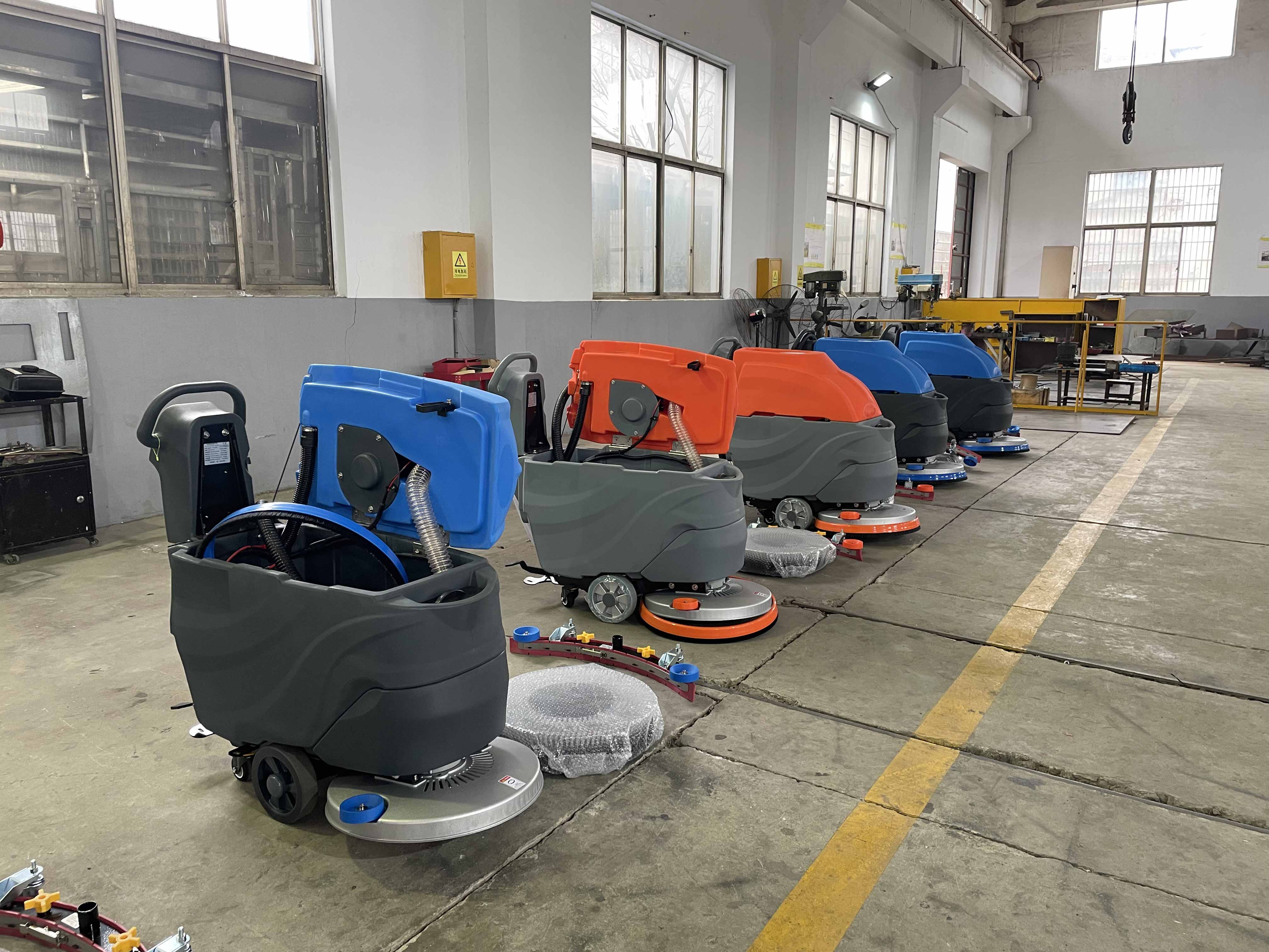小型倉庫掃地機(jī)