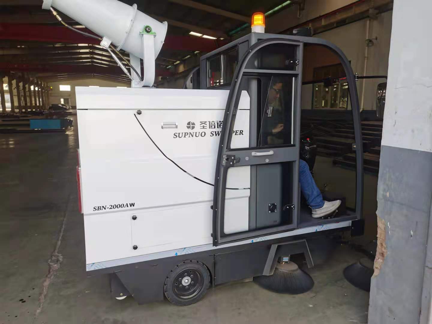 提升城市清潔效率的利器——環衛清掃車 