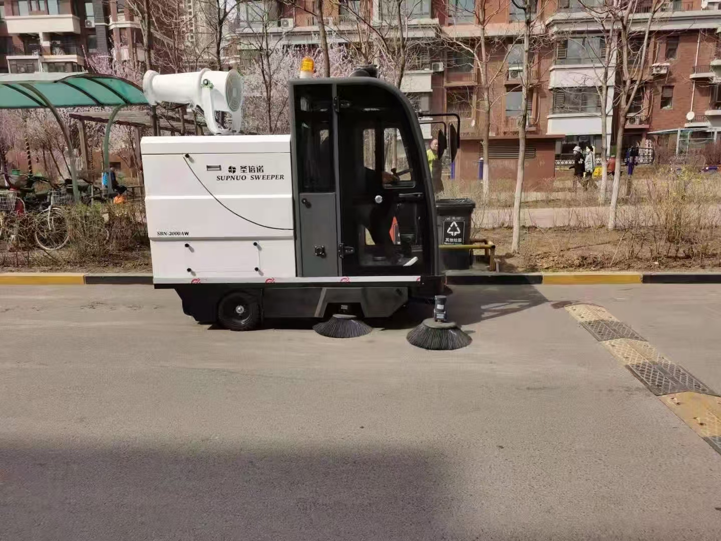 小型駕駛清掃機(jī)