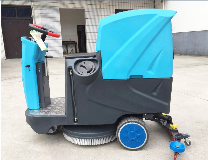 駕駛洗地機 駕駛洗地機